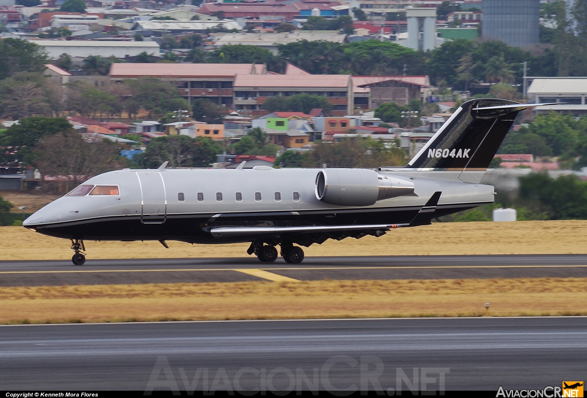 N604AK - Bombardier CL-600-2B16 Challenger 604 - Privado