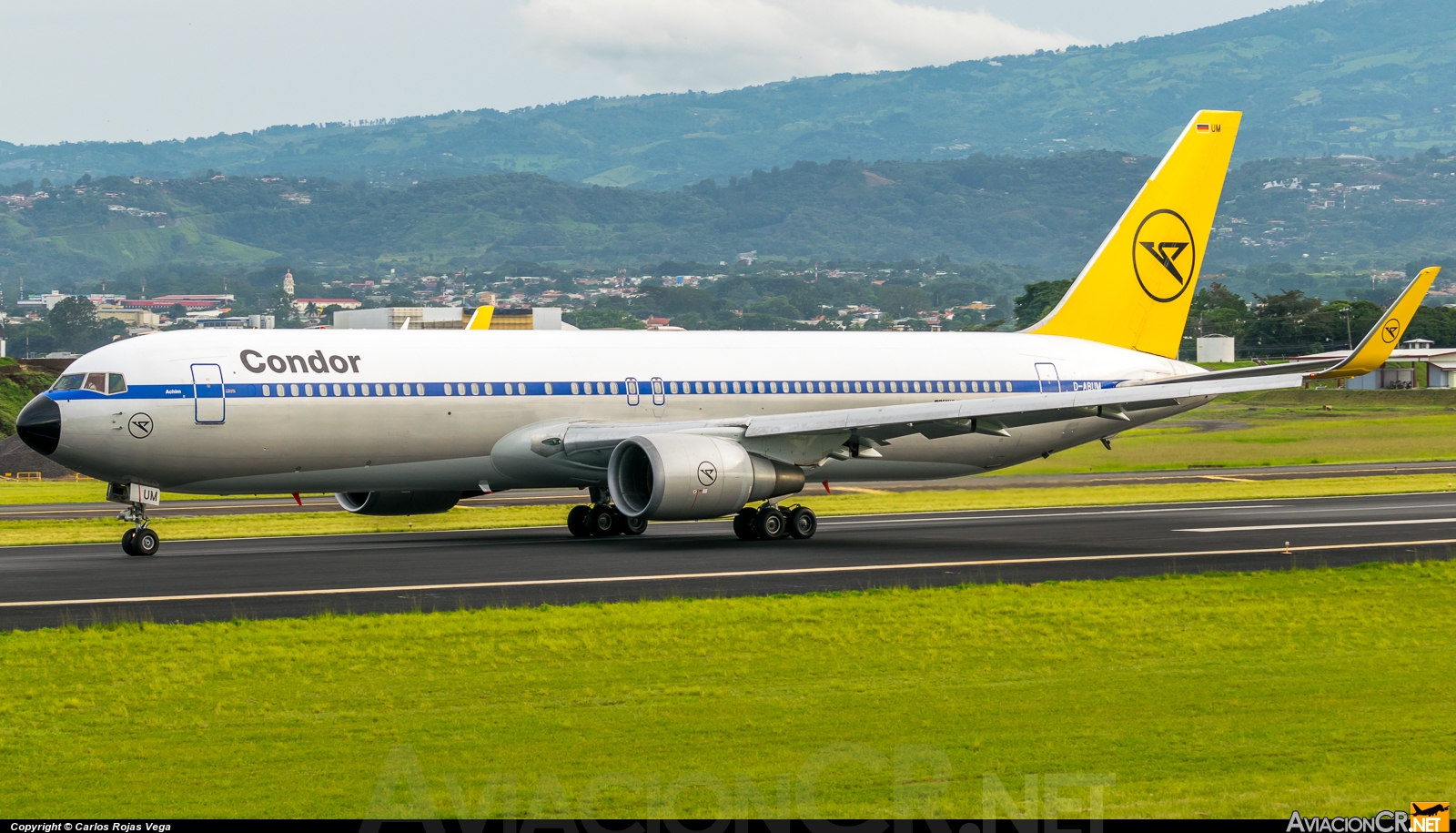 D-ABUM - Boeing 767-31B(ER) - Condor