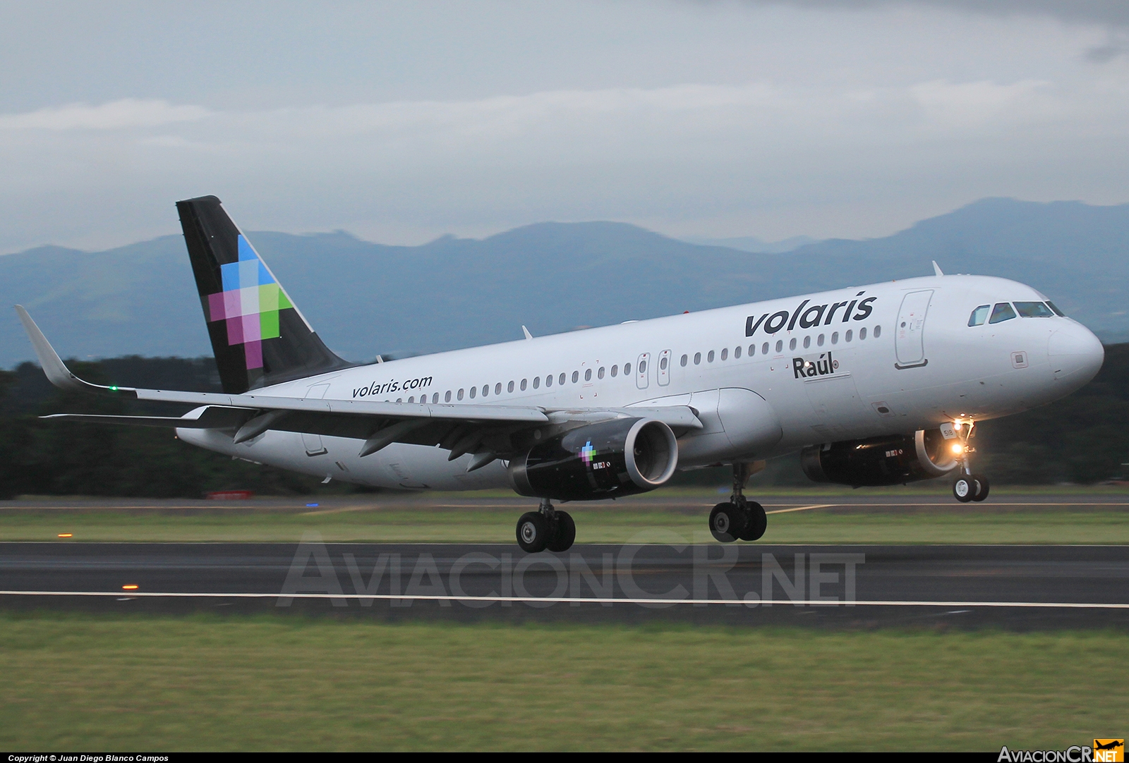 N518VL - Airbus A320-233 - Volaris