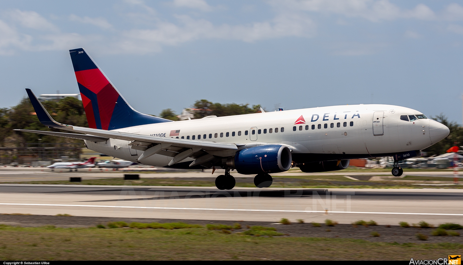 N310DE - Boeing 737-732 - Delta Airlines