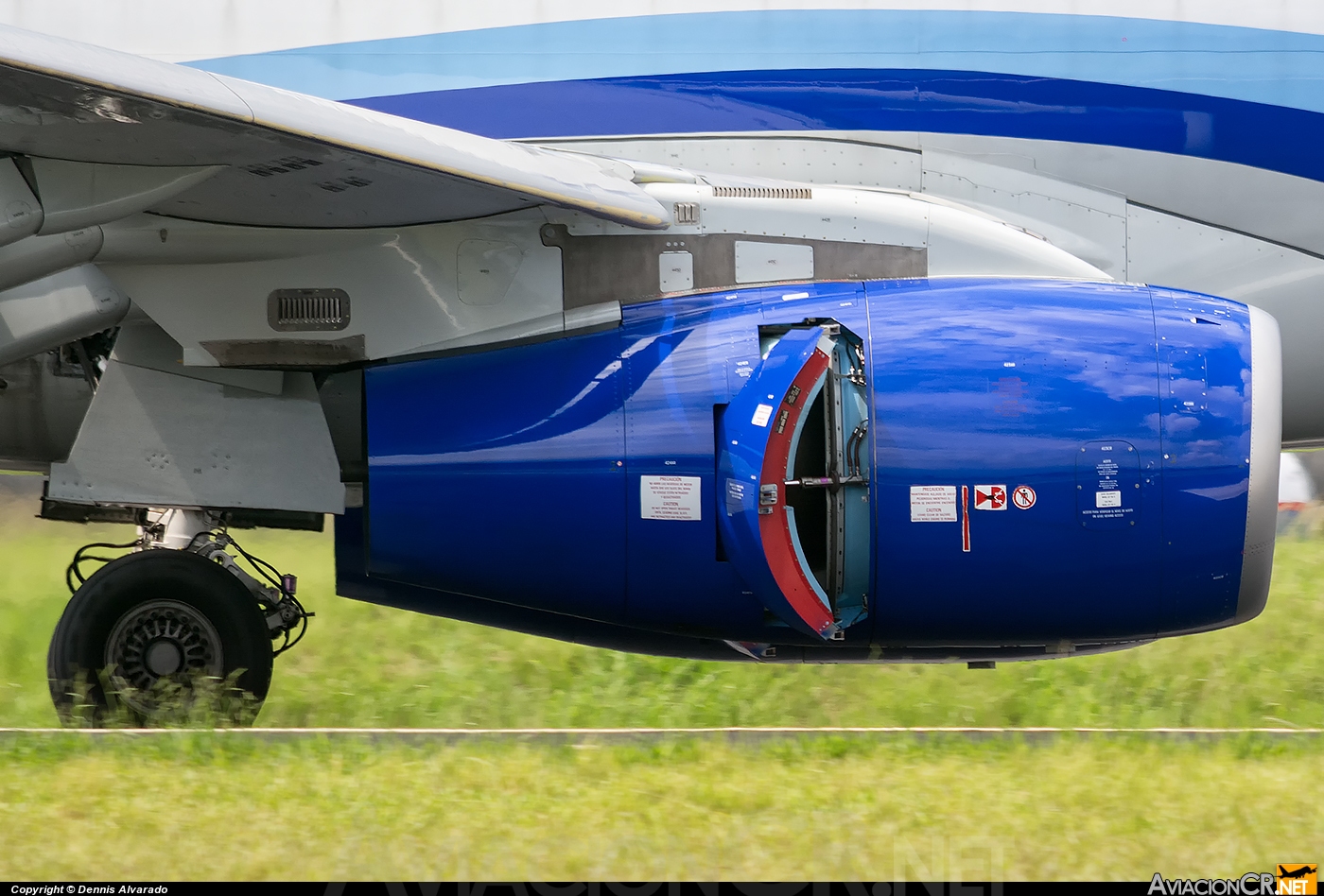 XA-OUI - Sukhoi Super Jet 100-95B - Interjet