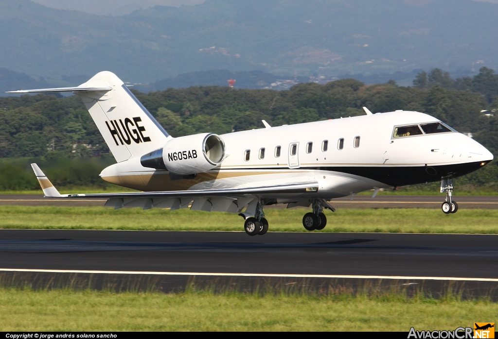 N605AB - Bombardier CL-600-2B16 Challenger 605 - Privado