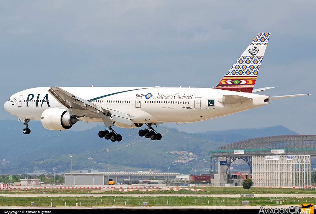 AP-BHX - Boeing 777-240/ER - Pakistan International Airlines (PIA)