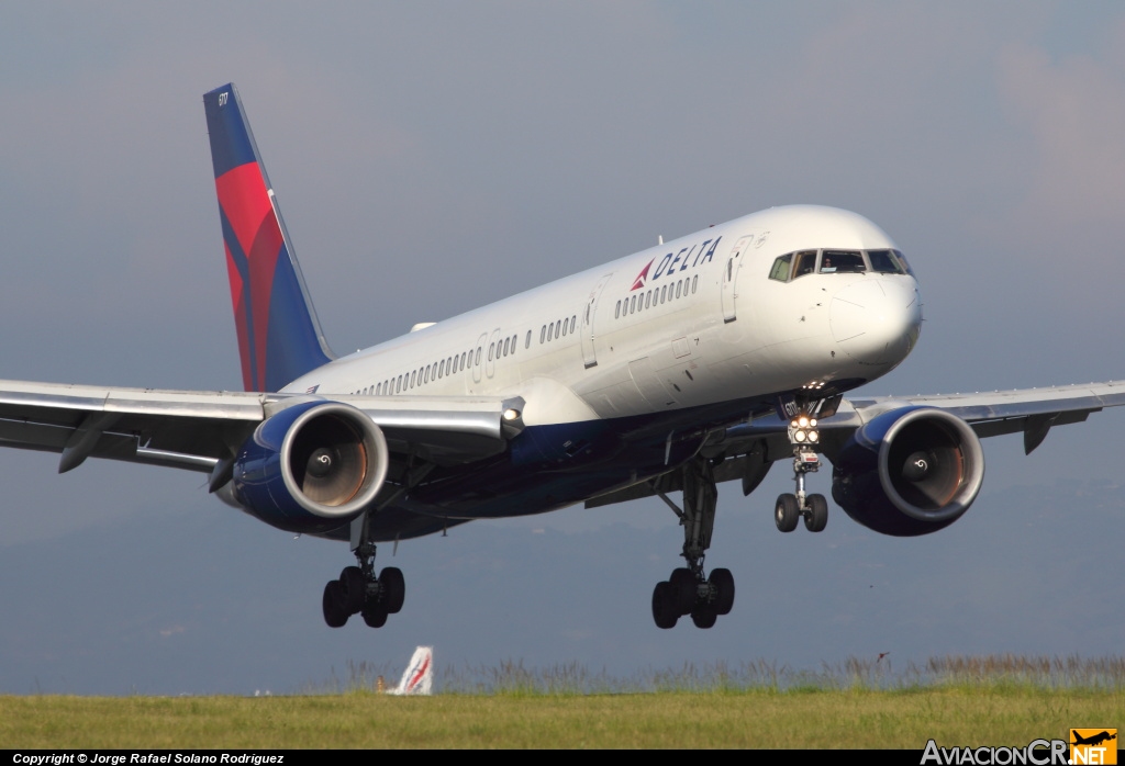 N67171 - Boeing 757-232 - Delta Air Lines