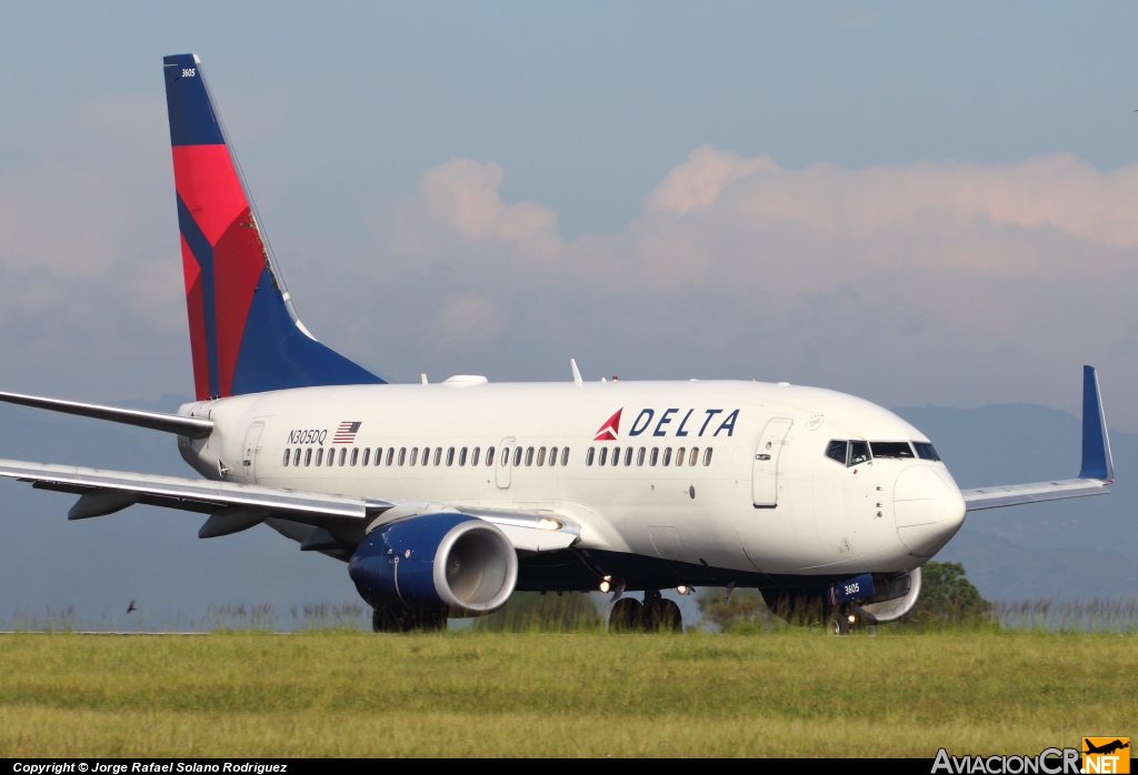 N305DQ - Boeing 737-732 - Delta Air Lines