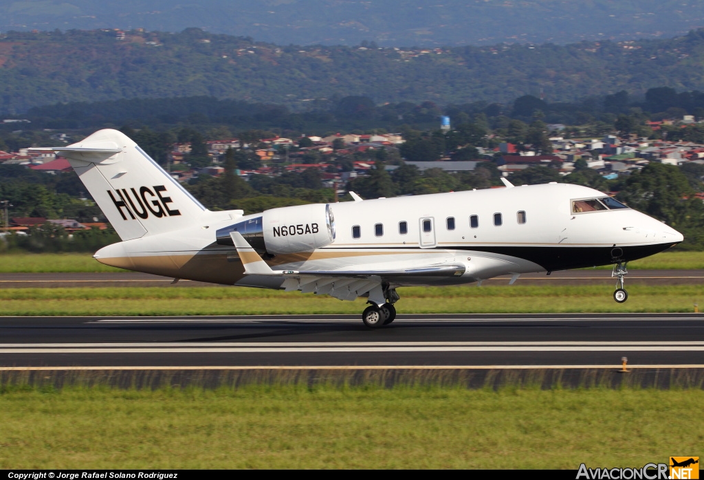 N605AB - Bombardier CL-600-2B16 Challenger 605 - Privado