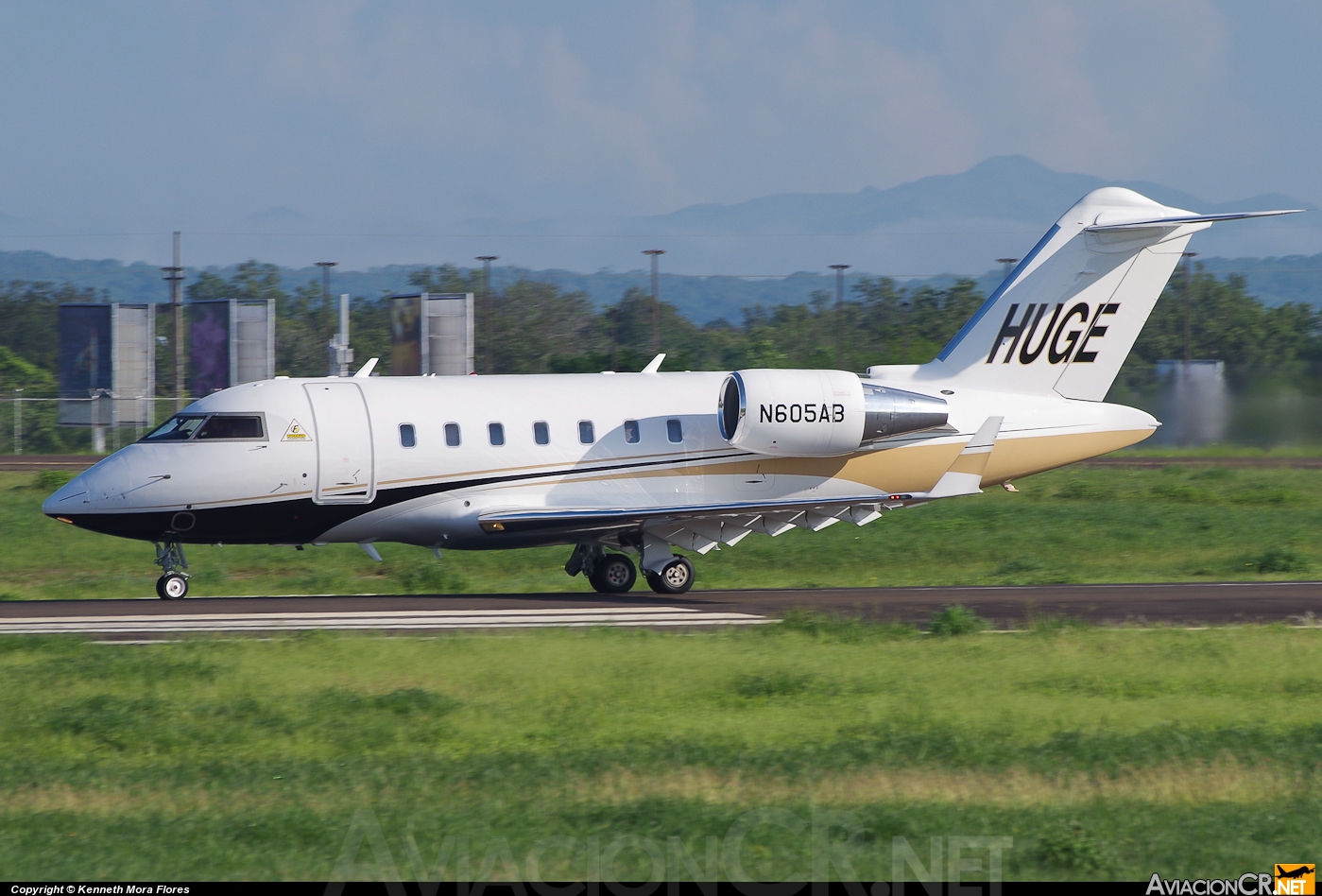N605AB - Bombardier CL-600-2B16 Challenger 605 - Privado
