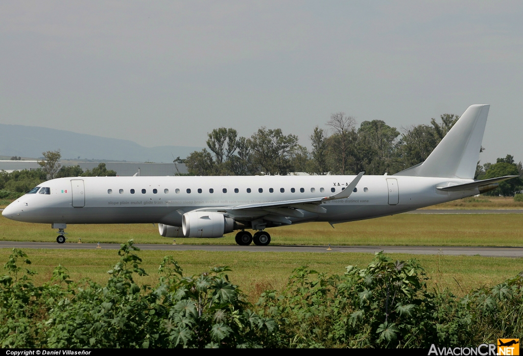 XA-AYJ - Embraer ERJ-190-100ECJ Lineage 1000 - Omniflys