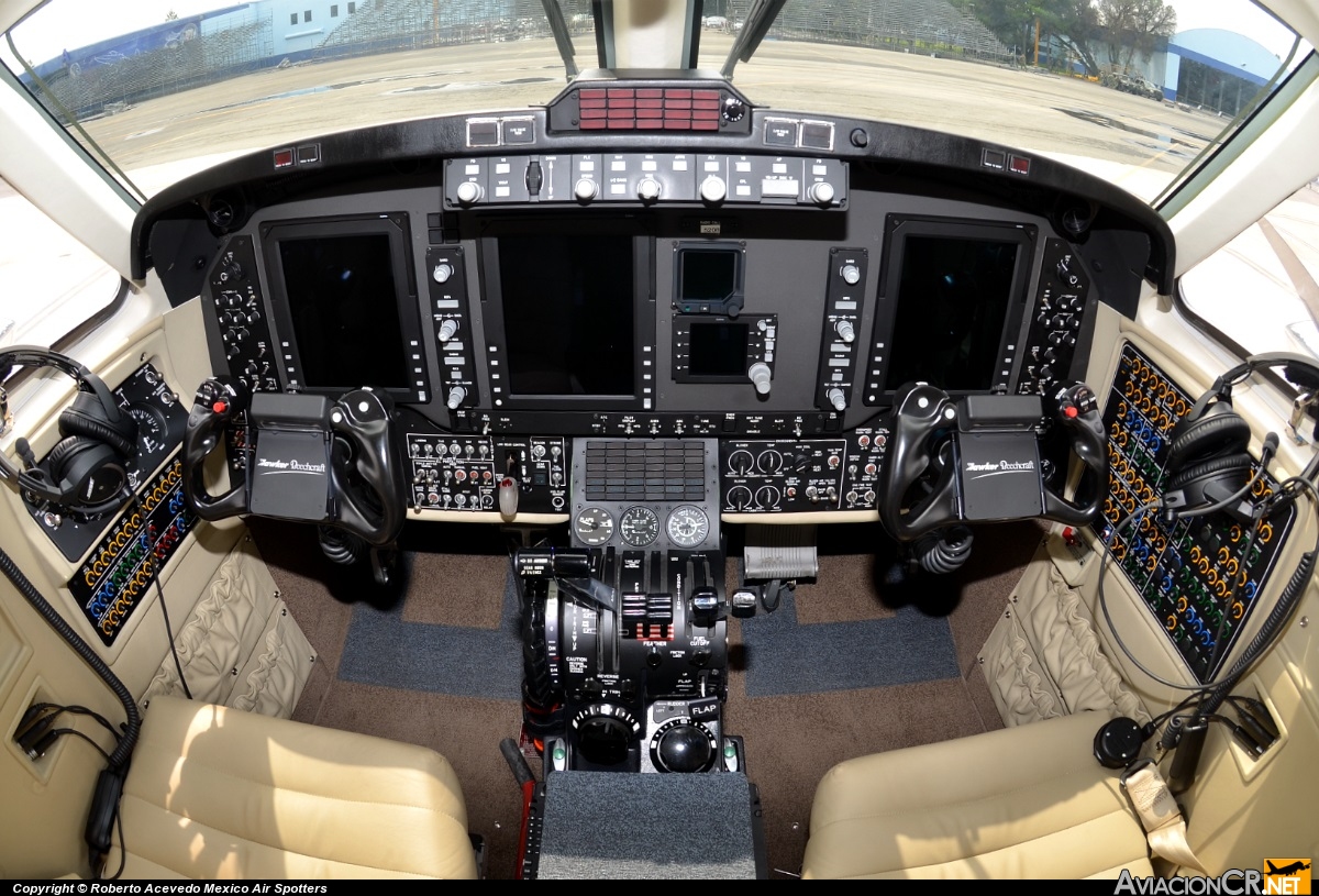 5208 - Beechcraft 350ER King Air (B300)  - Fuerza Aerea Mexicana