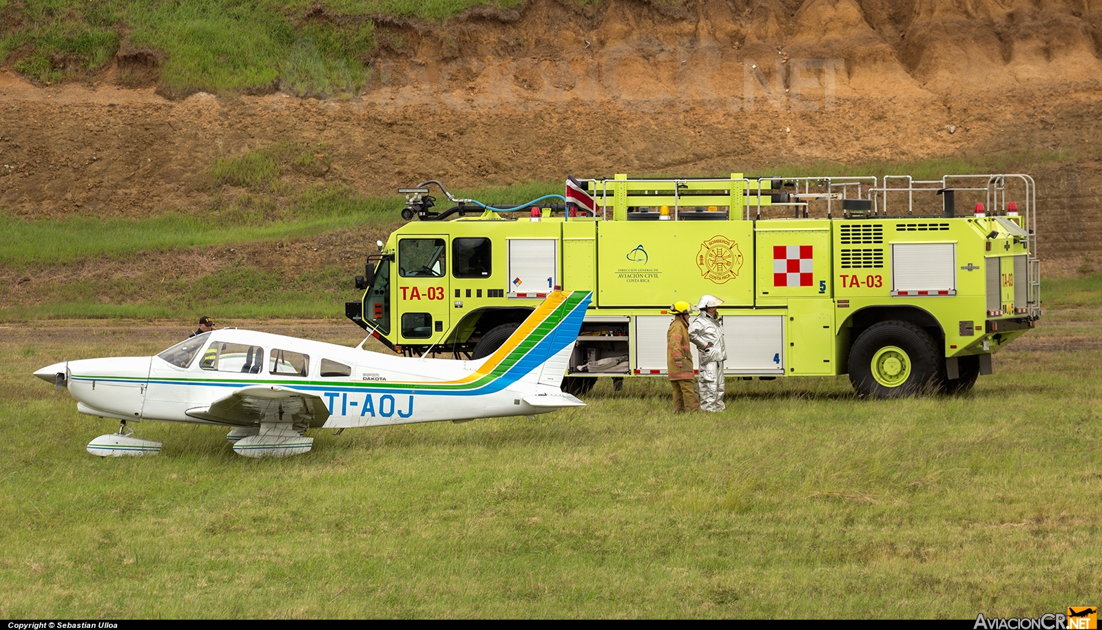 TI-AOJ - Piper PA-28-236 Dakota - Privado