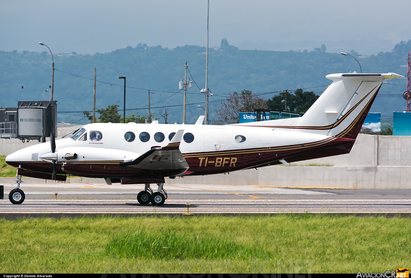 TI-BFR - Beechcraft Super King Air 350 (B300) - Privado