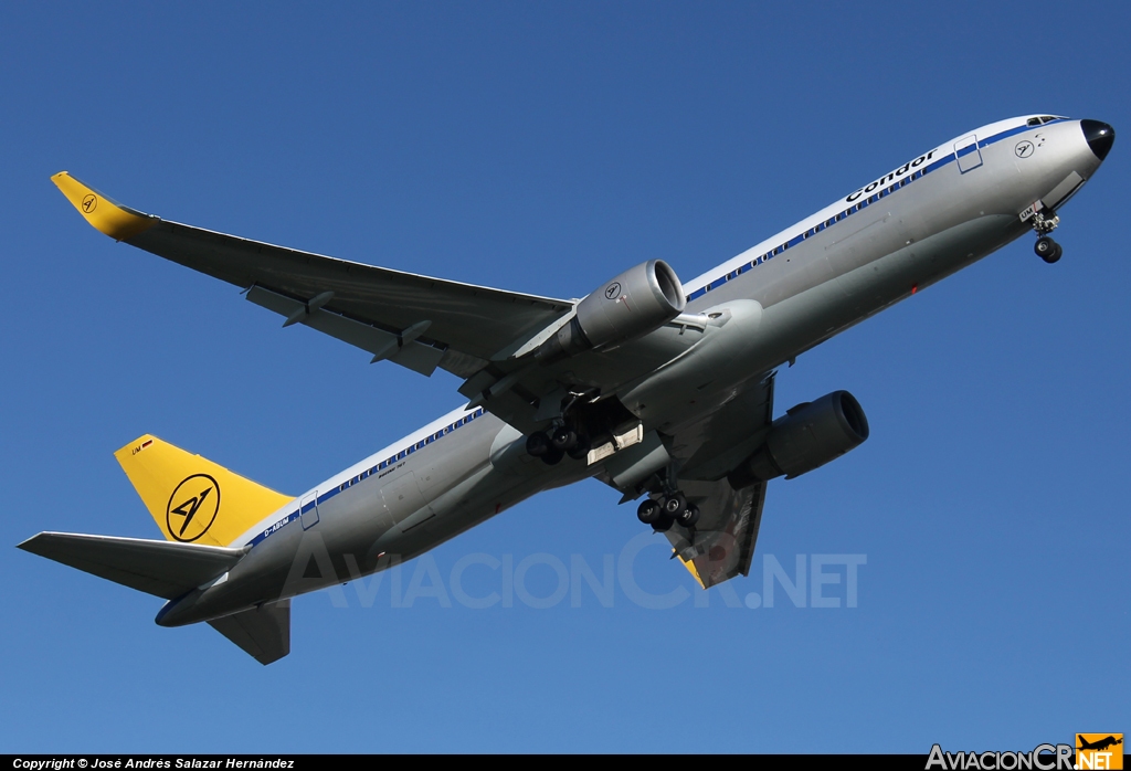 D-ABUM - Boeing 767-31B(ER) - Condor