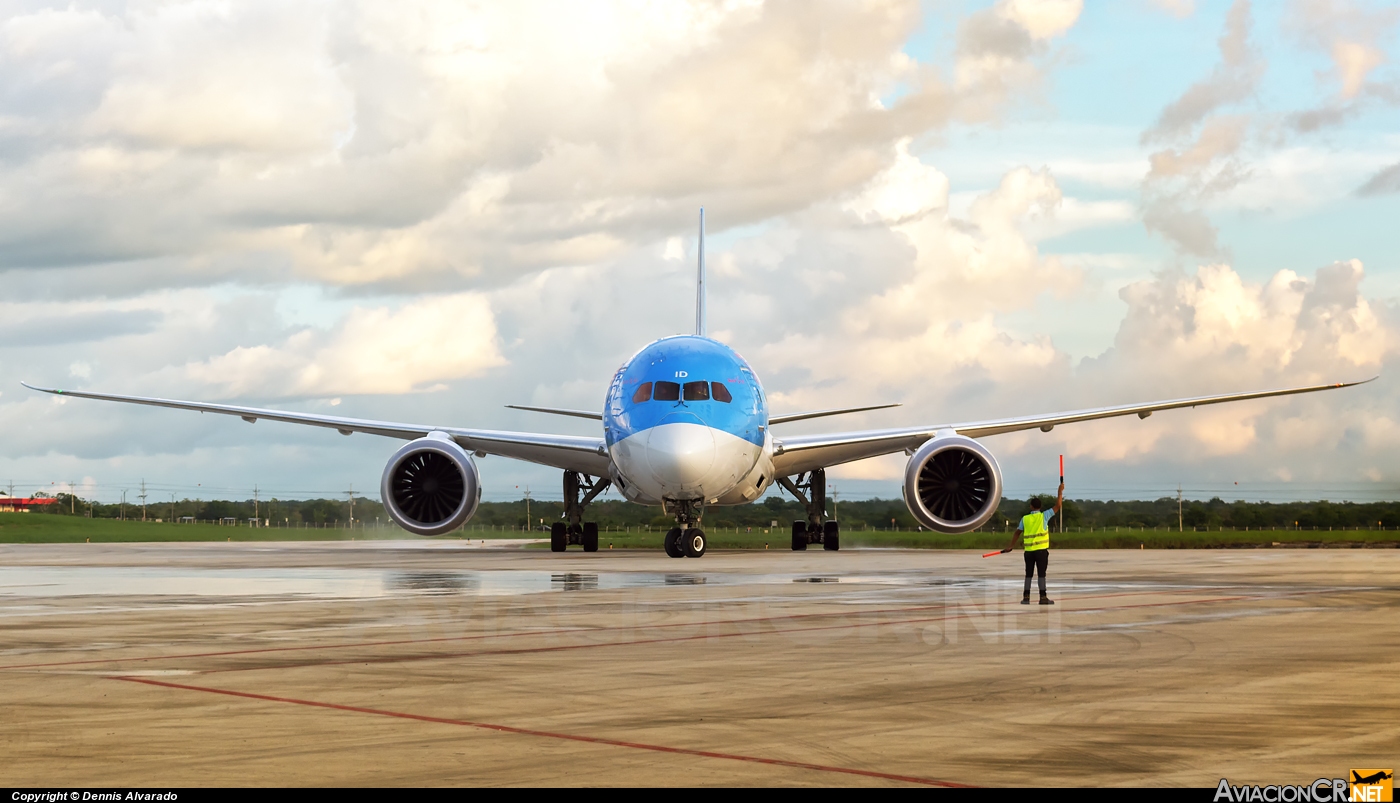 G-TUID - Boeing 787-8 (Dreamliner) - Thomsonfly