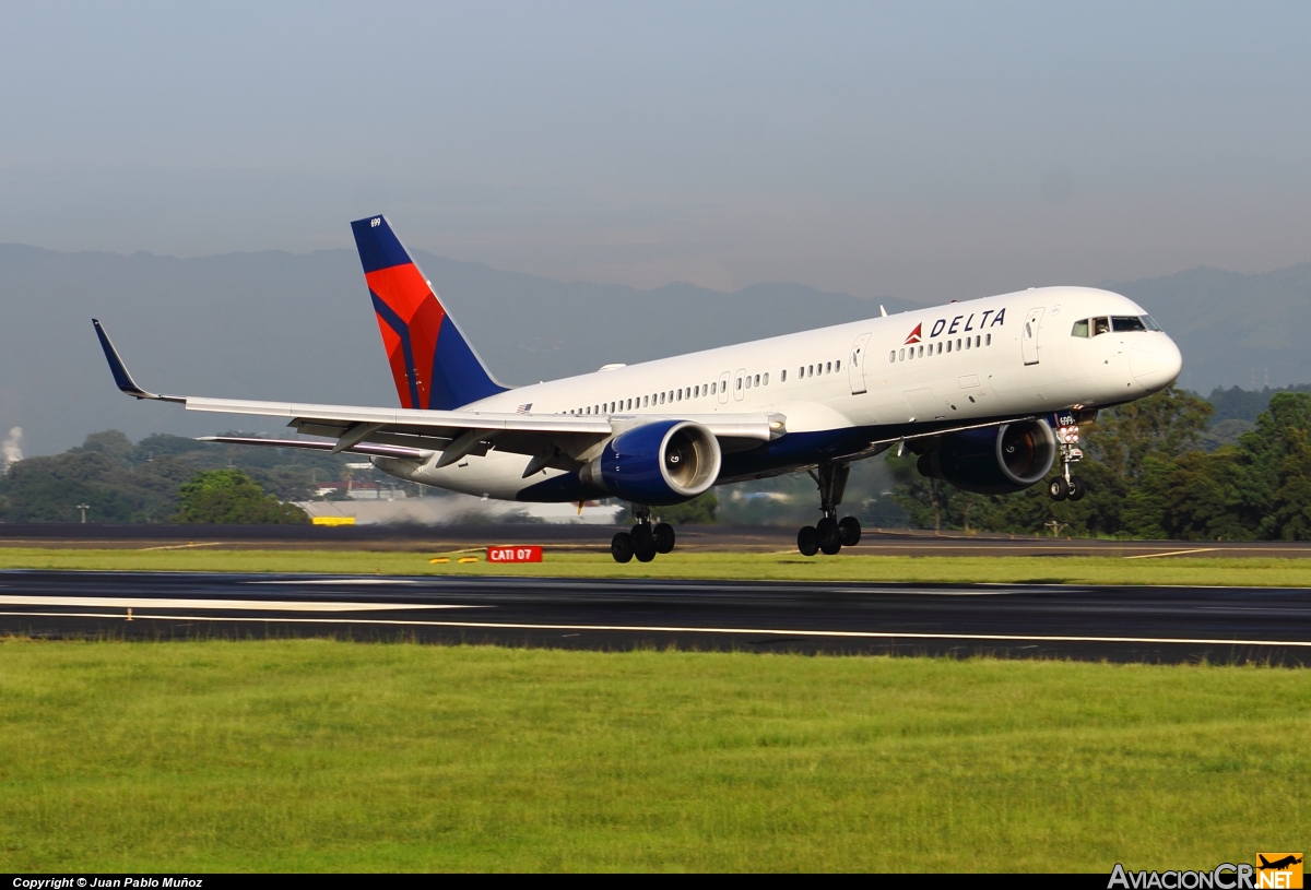 N699DL  - Boeing 757-232 - Delta Airlines