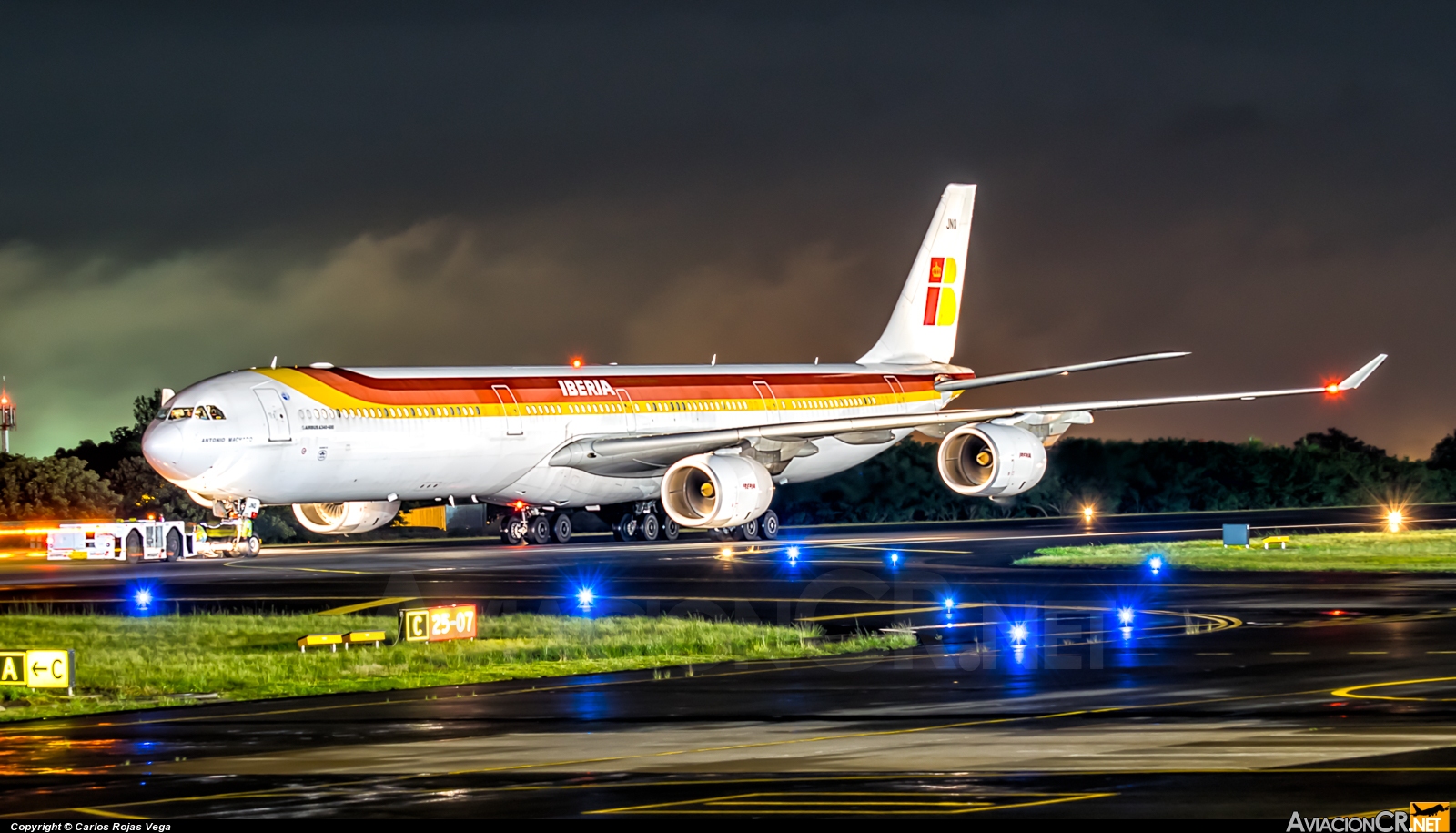 EC-JNQ - Airbus A340-642 - Iberia