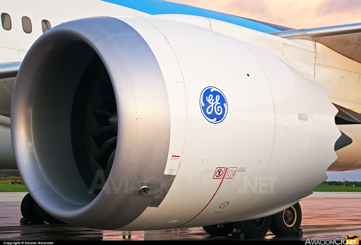 G-TUID - Boeing 787-8 (Dreamliner) - Thomsonfly