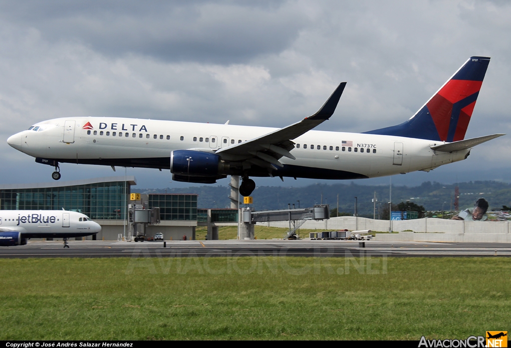 N3737C - Boeing 737-832 - Delta Airlines