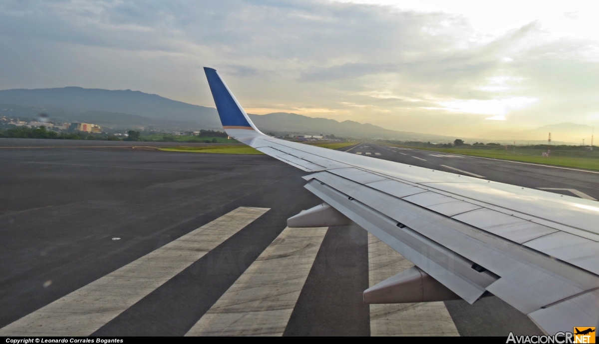 HP-1825CMP - Boeing 737-8V3 - Copa Airlines