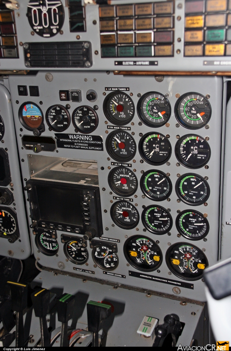 TI-BGO - Let L-410UVP-E20 Turbolet - Nature Air