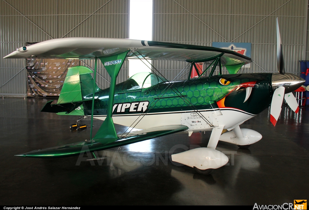 N4204S - Pitts S-2S Special - Privado