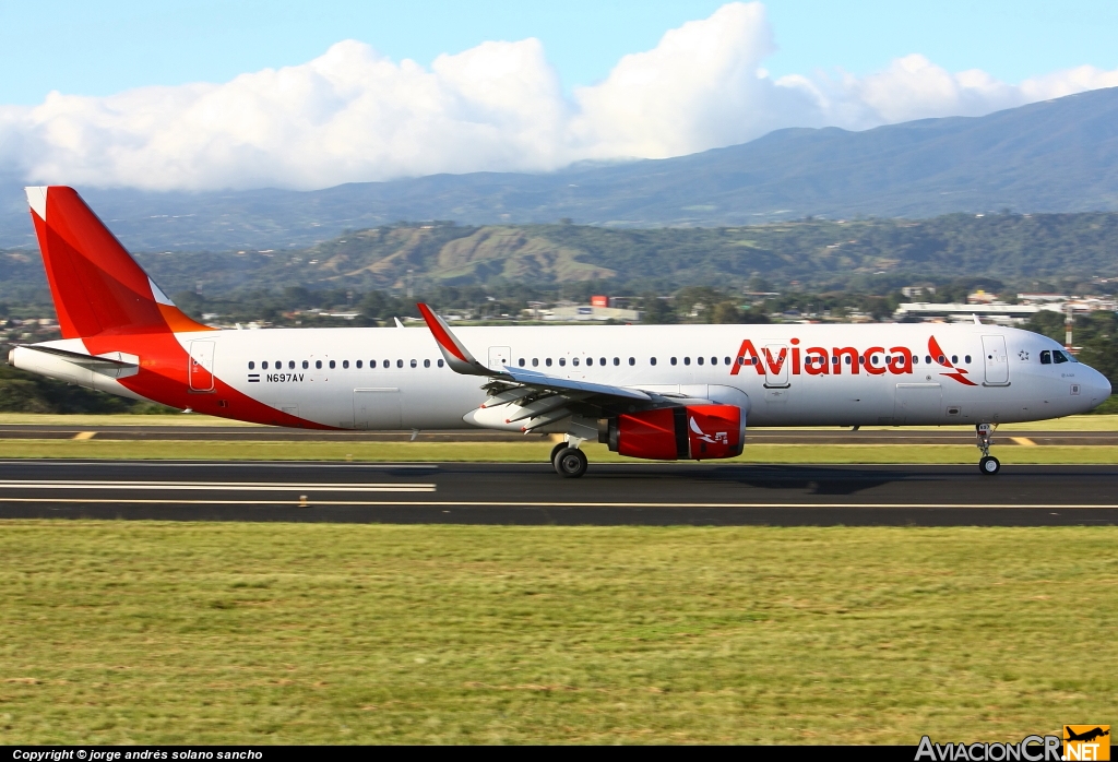 N697AV - Airbus A321-231 - Avianca