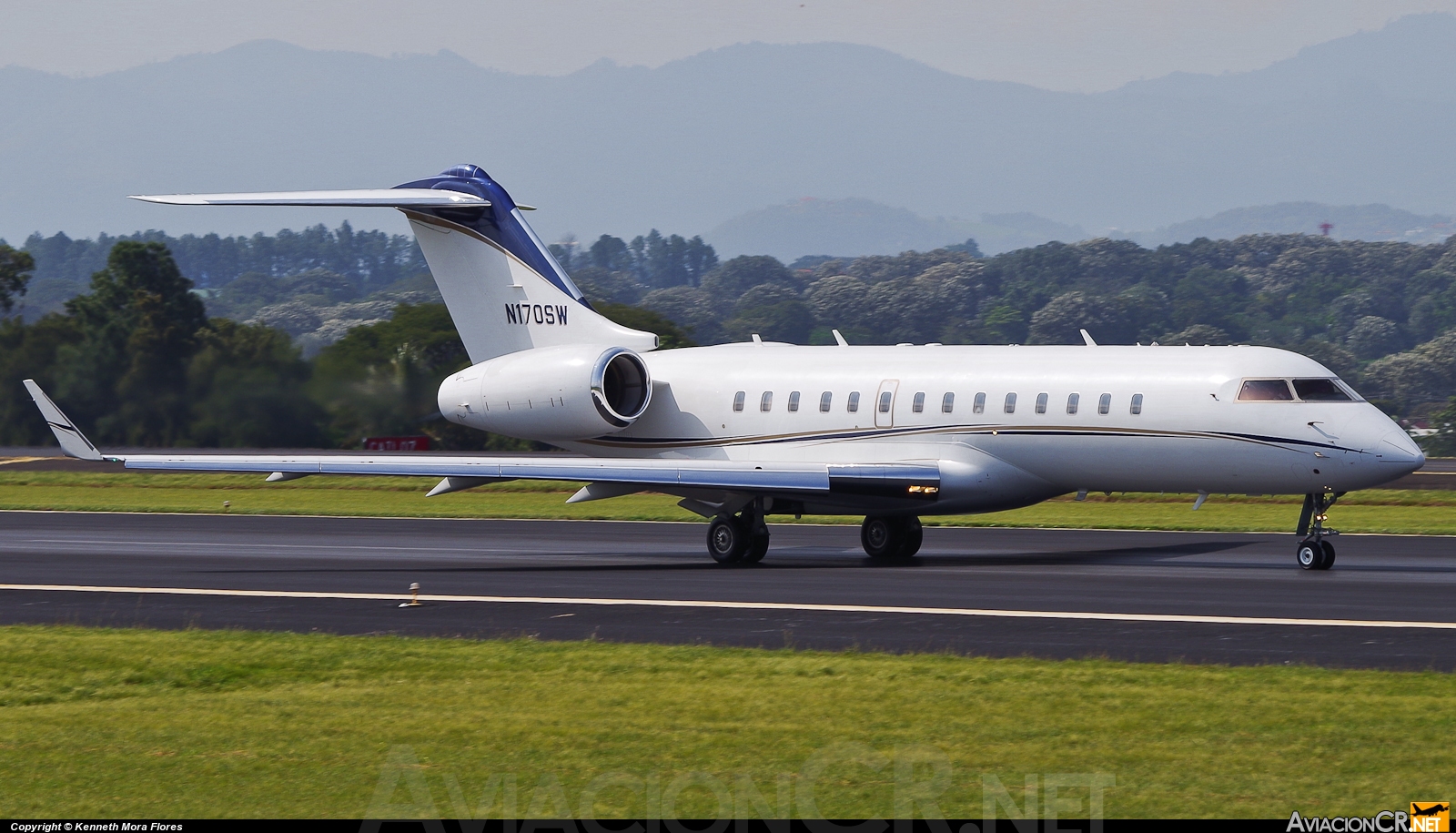 N170SW - Bombardier BD-700-1A10 Global Express - Privado