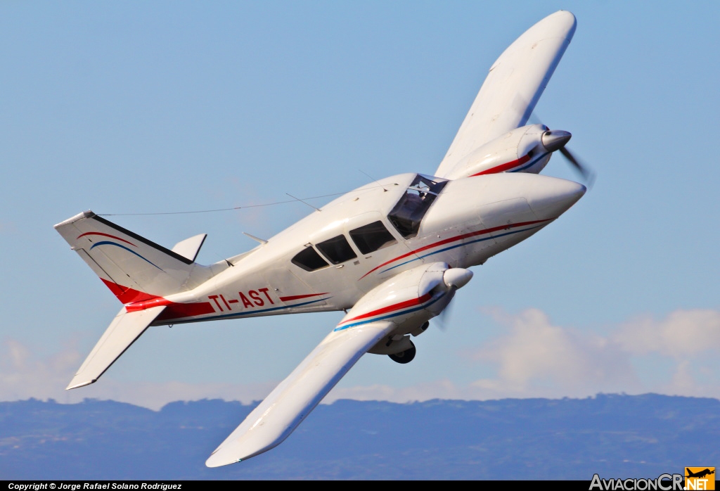 TI-AST - Piper PA-23-250 Aztec E - Aviones Taxi Aéreo S.A (ATASA)