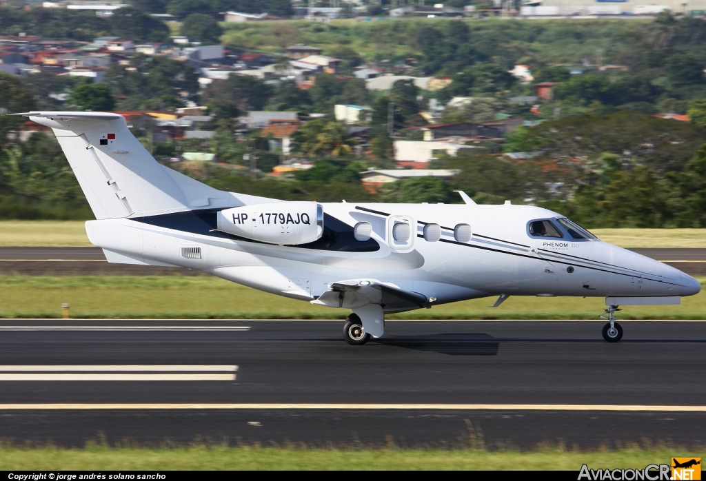 HP-1779AJQ - Embraer Phenom 100 - Privado