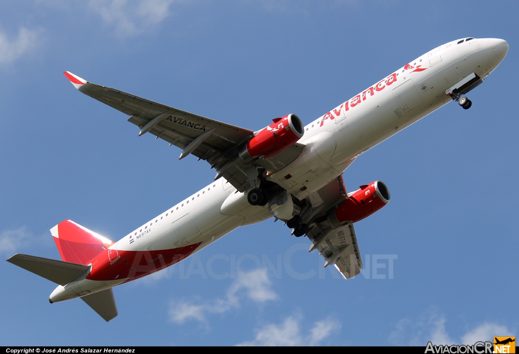 N697AV - Airbus A321-231 - Avianca