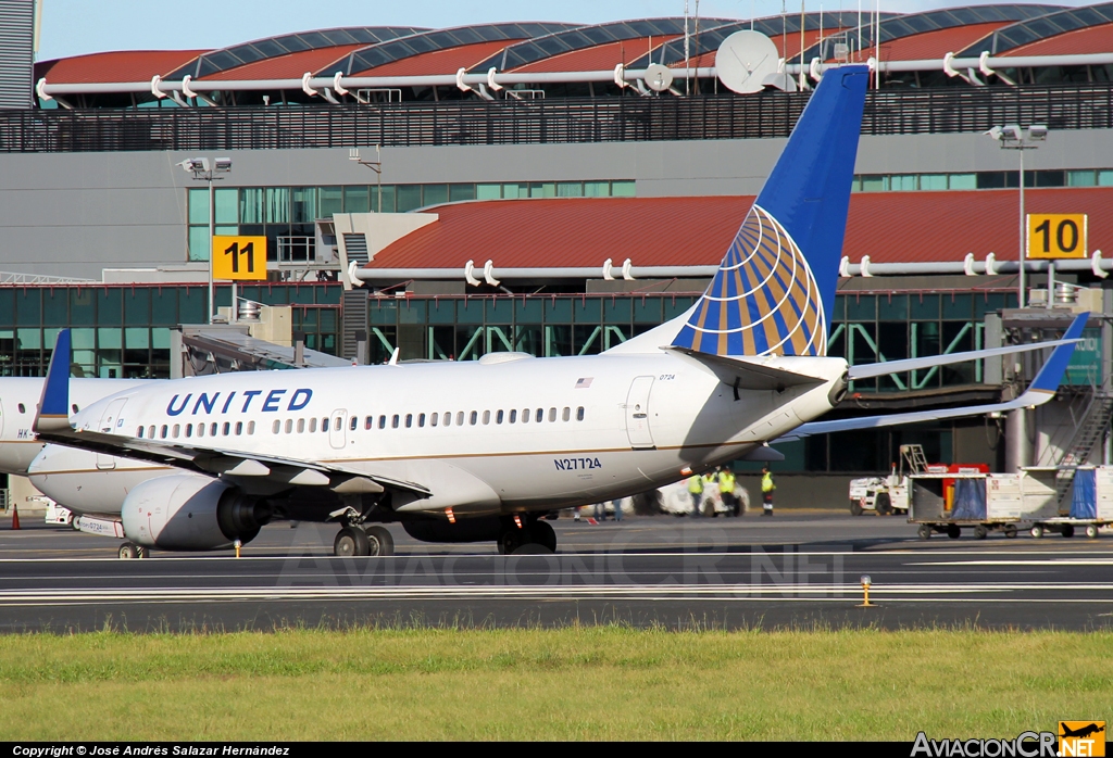 N27724 - Boeing 737-724 - United Airlines