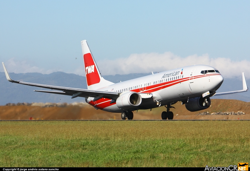 N915NN - Boeing 737-823 - American Airlines
