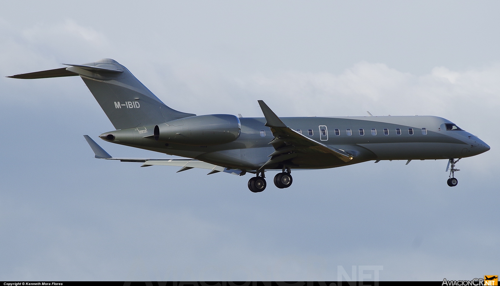 M-IBID - Bombardier BD-700-1A11 Global 5000 - Privado