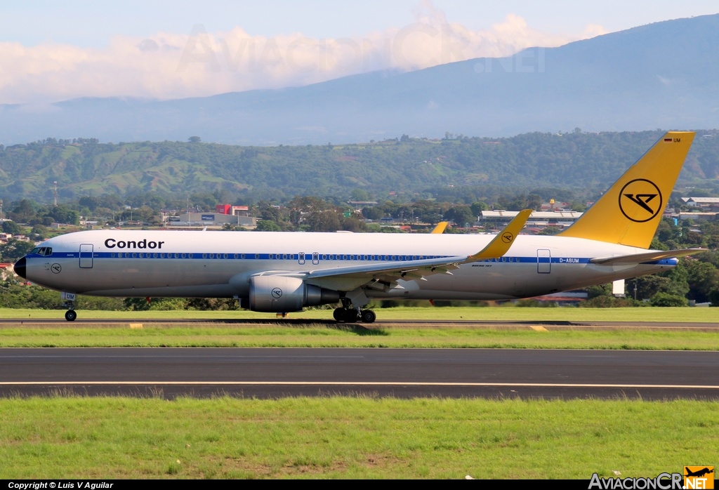 D-ABUM - Boeing 767-31B(ER) - Condor