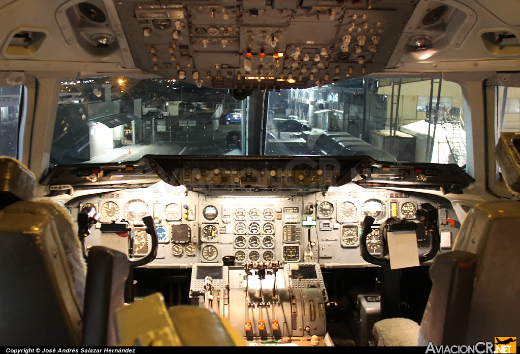 YV524T - McDonnell Douglas DC-10-30F - Solar Cargo