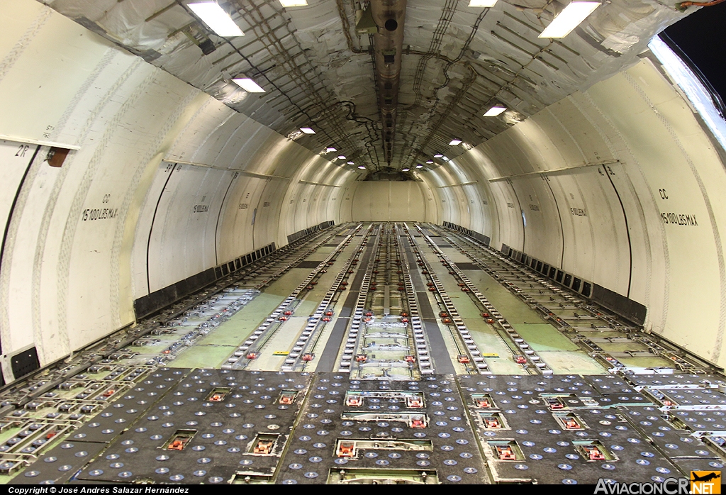 YV524T - McDonnell Douglas DC-10-30F - Solar Cargo