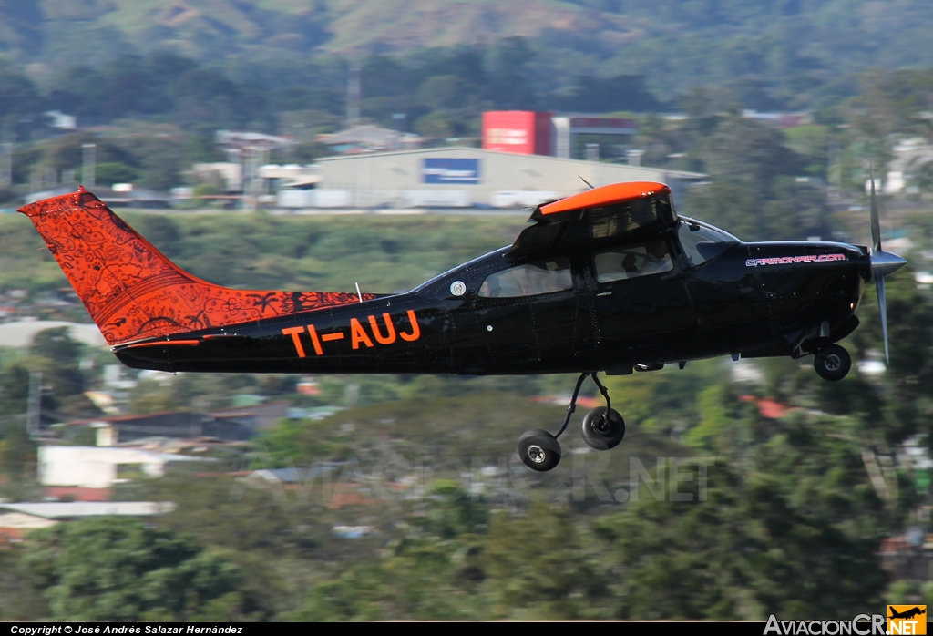 TI-AUJ - Cessna T210M Centurion II - Privado