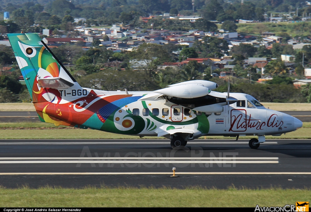 TI-BGO - Let L-410UVP-E20 Turbolet - Nature Air