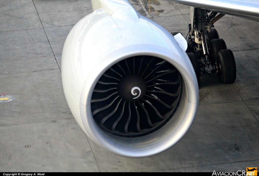 N718AN - Boeing 777-323/ER - American Airlines