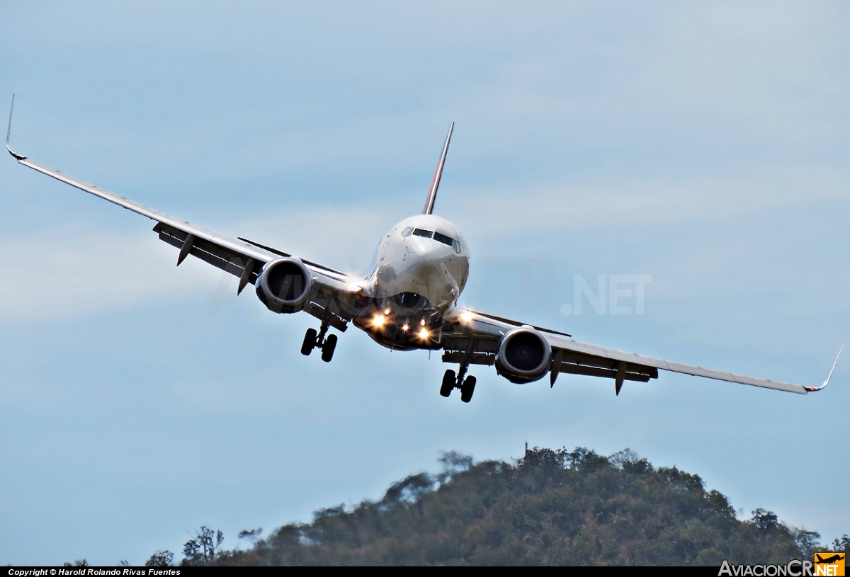 N310DE - Boeing 737-732 - Delta Airlines