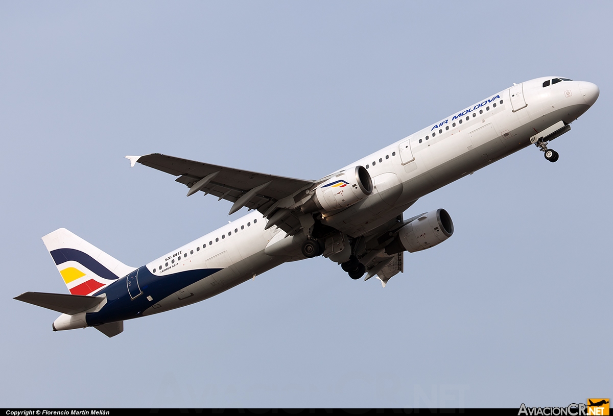 SX-BHT - Airbus A321-211 - Air Moldova