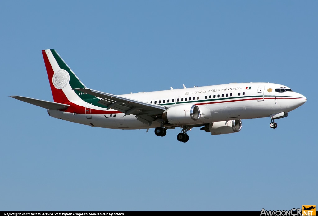 XC-UJB - Boeing 737-33A - Fuerza Aerea Mexicana FAM