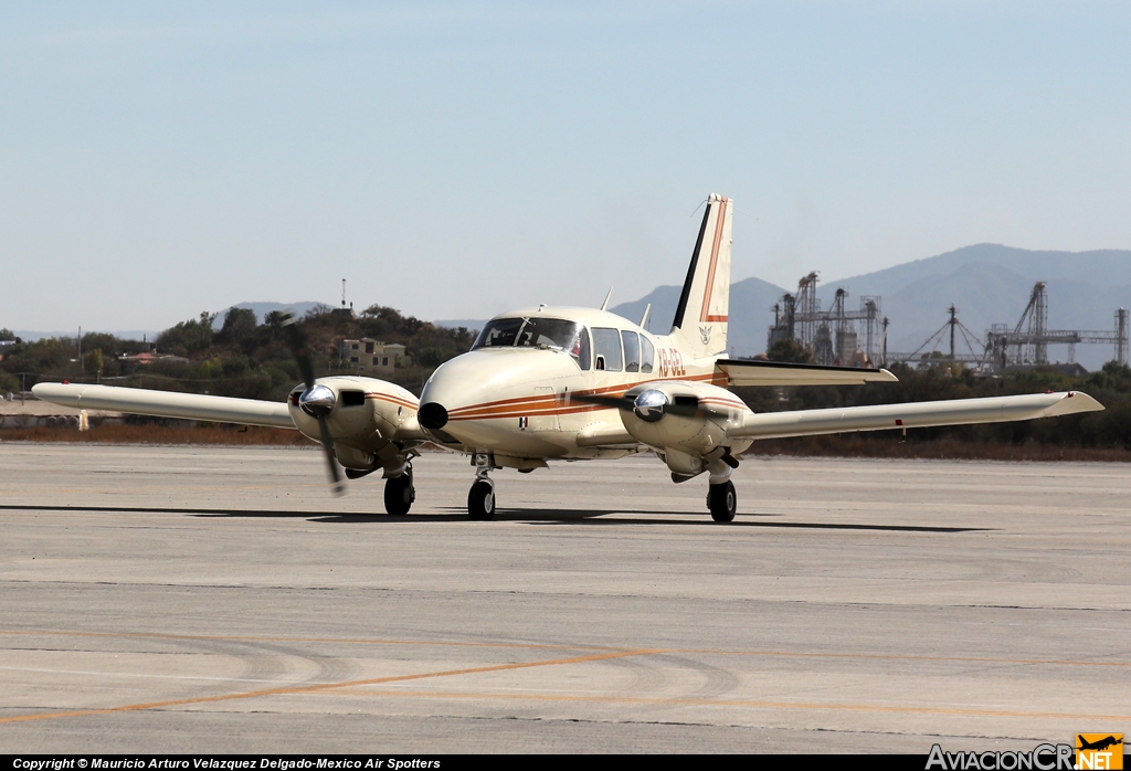 XB-GEL - Piper PA-23-250 Aztec C - Privado