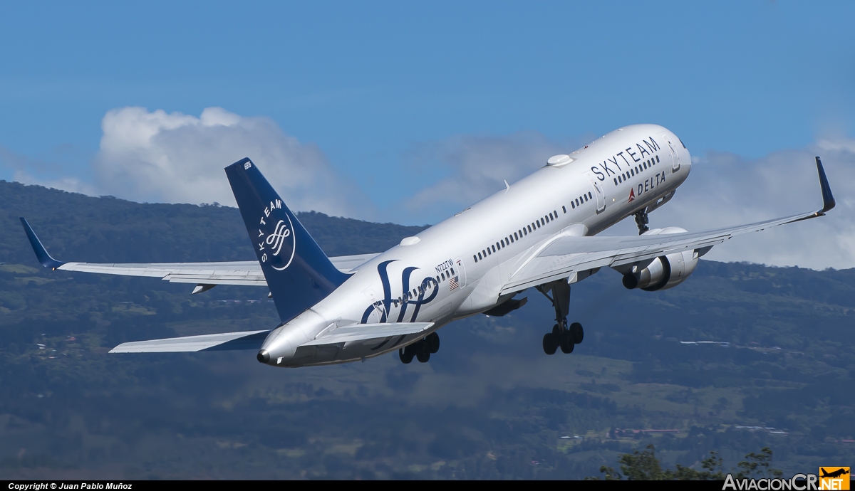 N722TW - Boeing 757-231 - Delta Air Lines