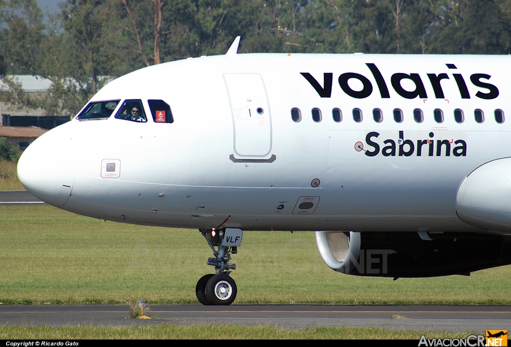 XA-VLF - Airbus A320-233 - Volaris