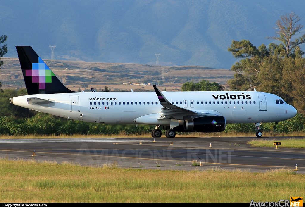 XA-VLL - Airbus A320-233 - Volaris