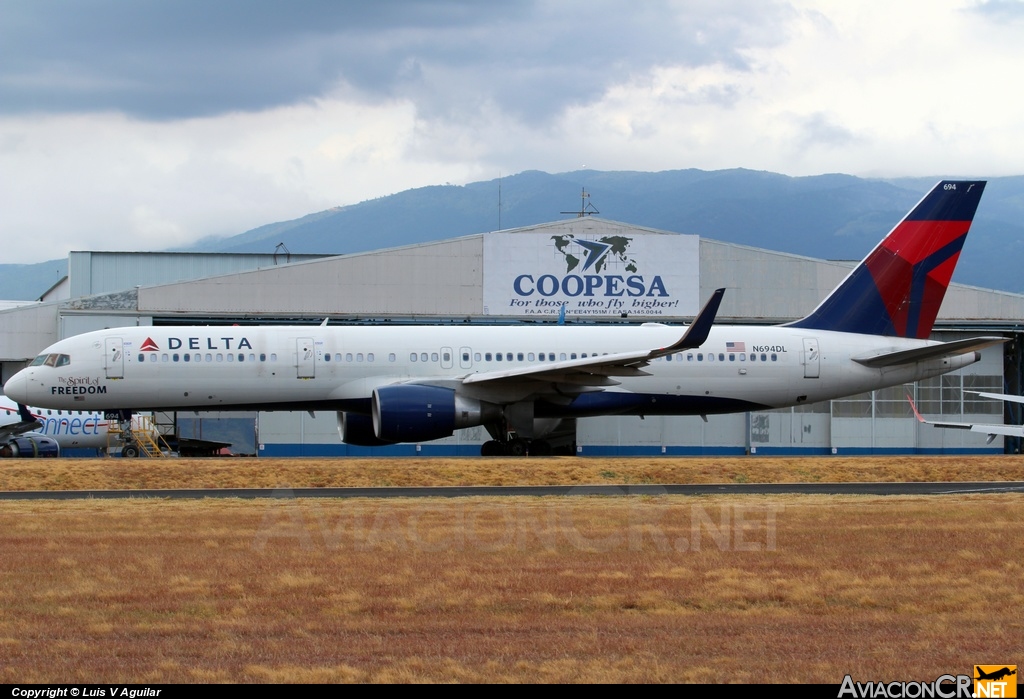 N694DL - Boeing 757-232 - Delta Airlines