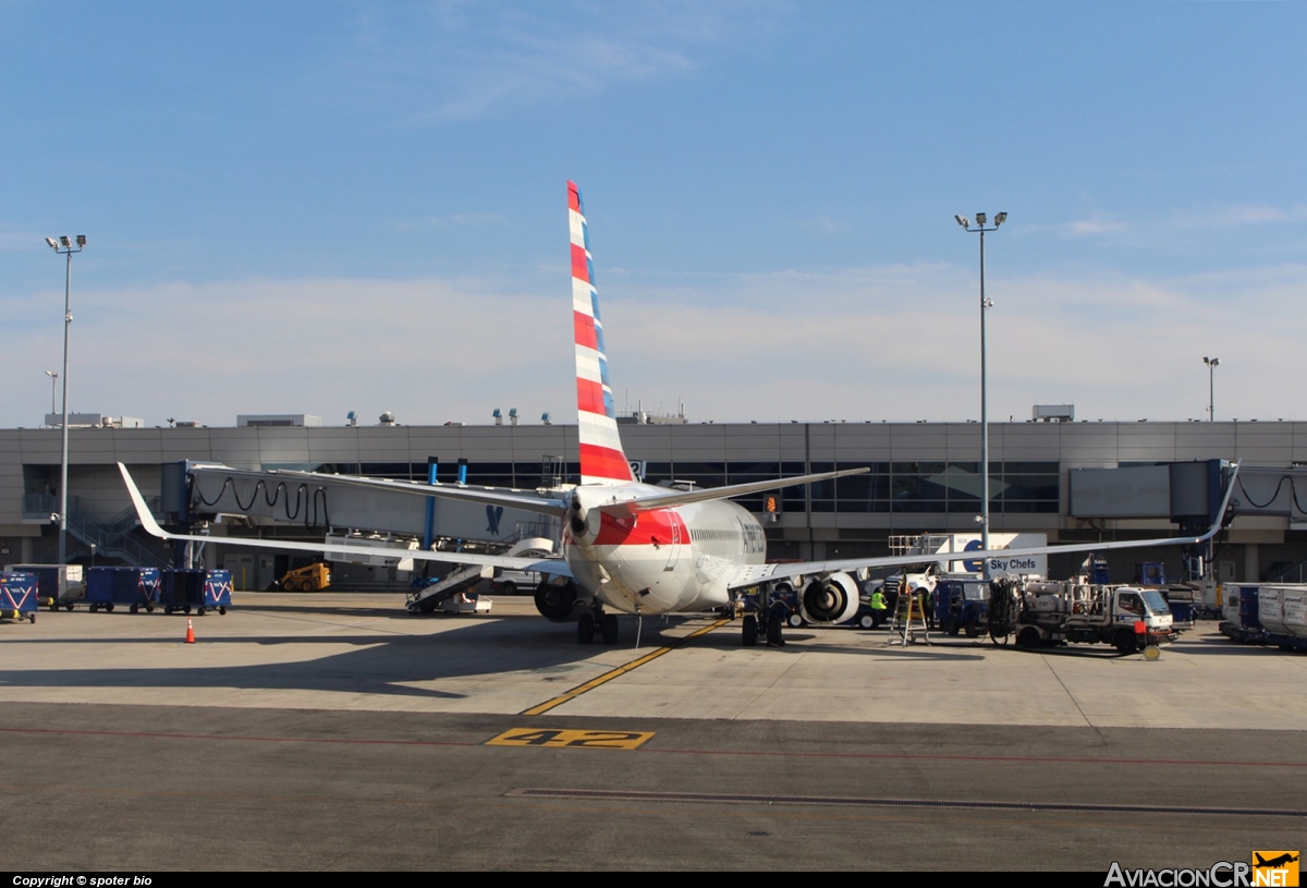N922NN - Boeing 737-823 - American Airlines