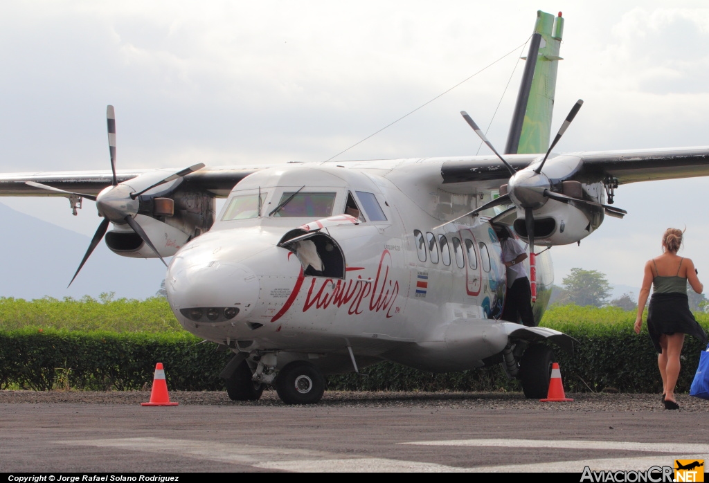 TI-BGO - Let L-410UVP-E20 Turbolet - Nature Air