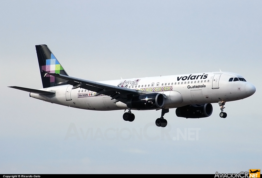 XA-VON - Airbus A320-233 - Volaris