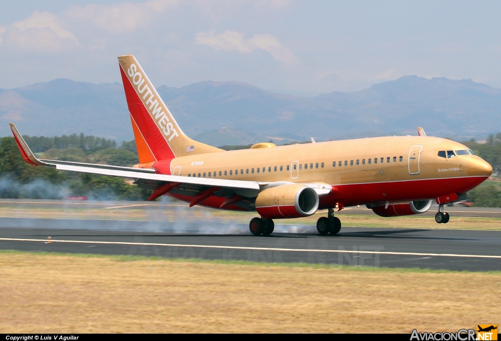 N711HK - Boeing 737-7H4 - Southwest Airlines